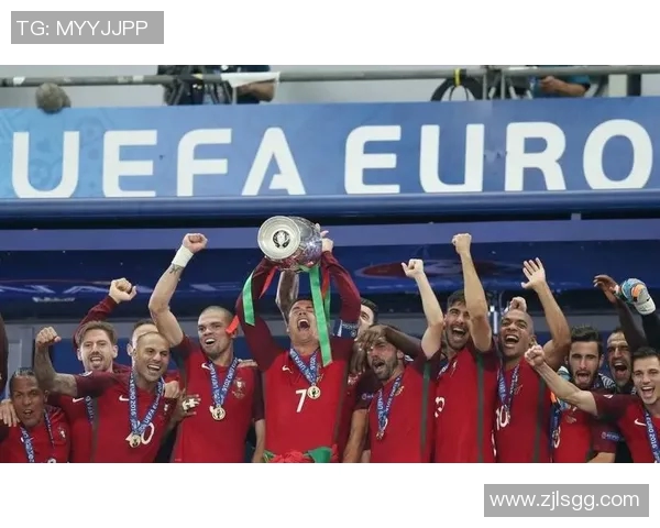 全球顶尖足球明星职业生涯全景解析与成就展示